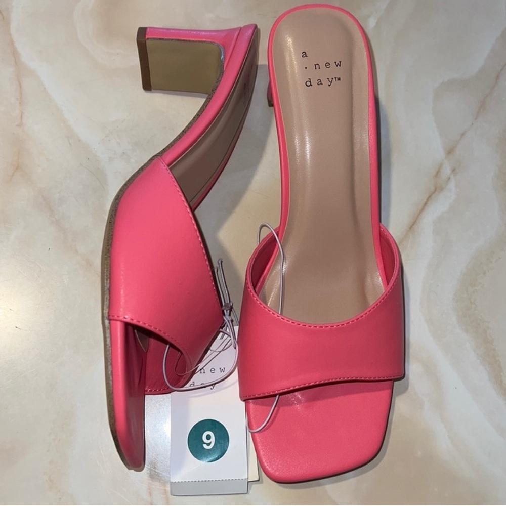 Memory Foam Lindie Heels Size 8 BRAND NEW
